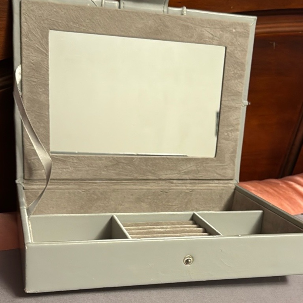 Tuscan Designs Jewelry Box Organizer Rhinestones Quilted Faux Leather